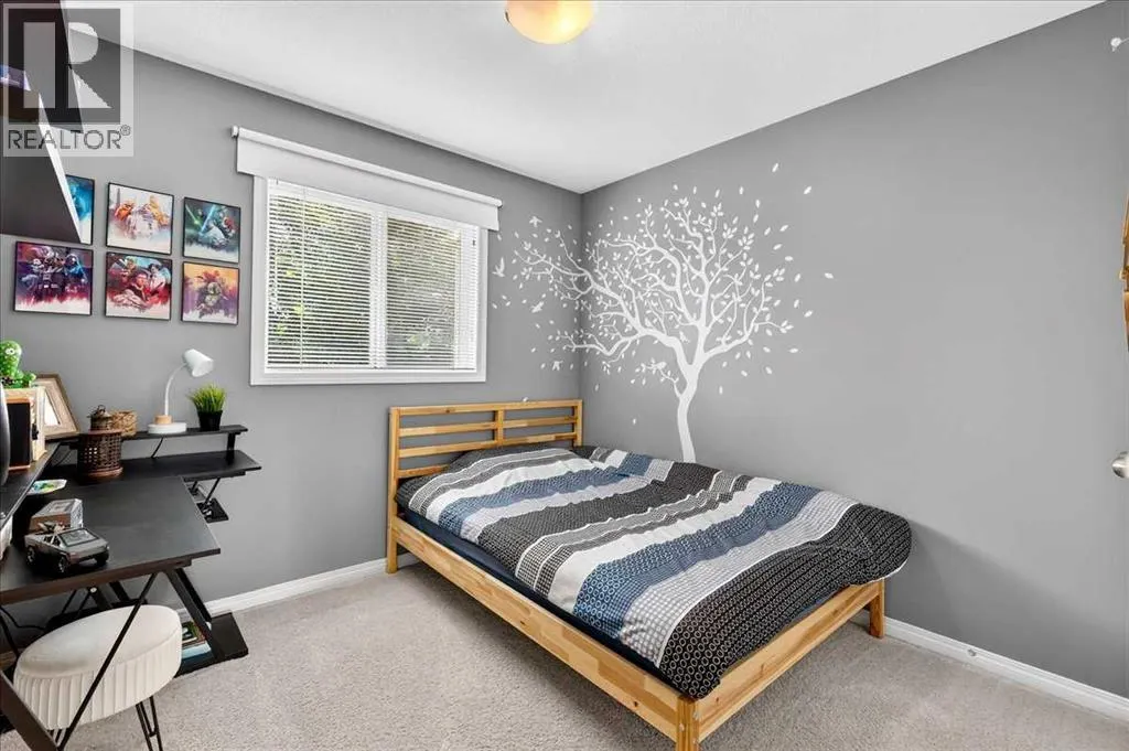 60 Mahogany Grove SE