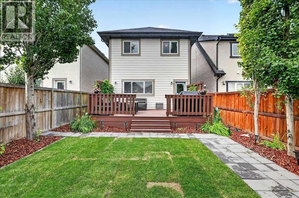 60 Mahogany Grove SE