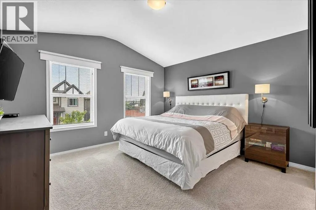 60 Mahogany Grove SE