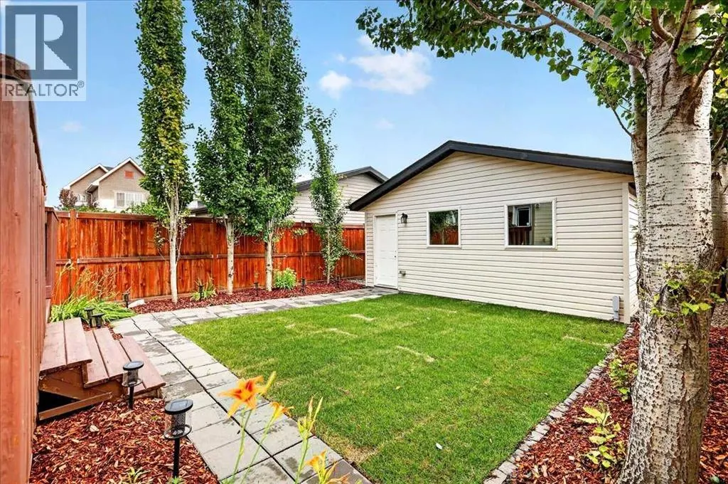 60 Mahogany Grove SE