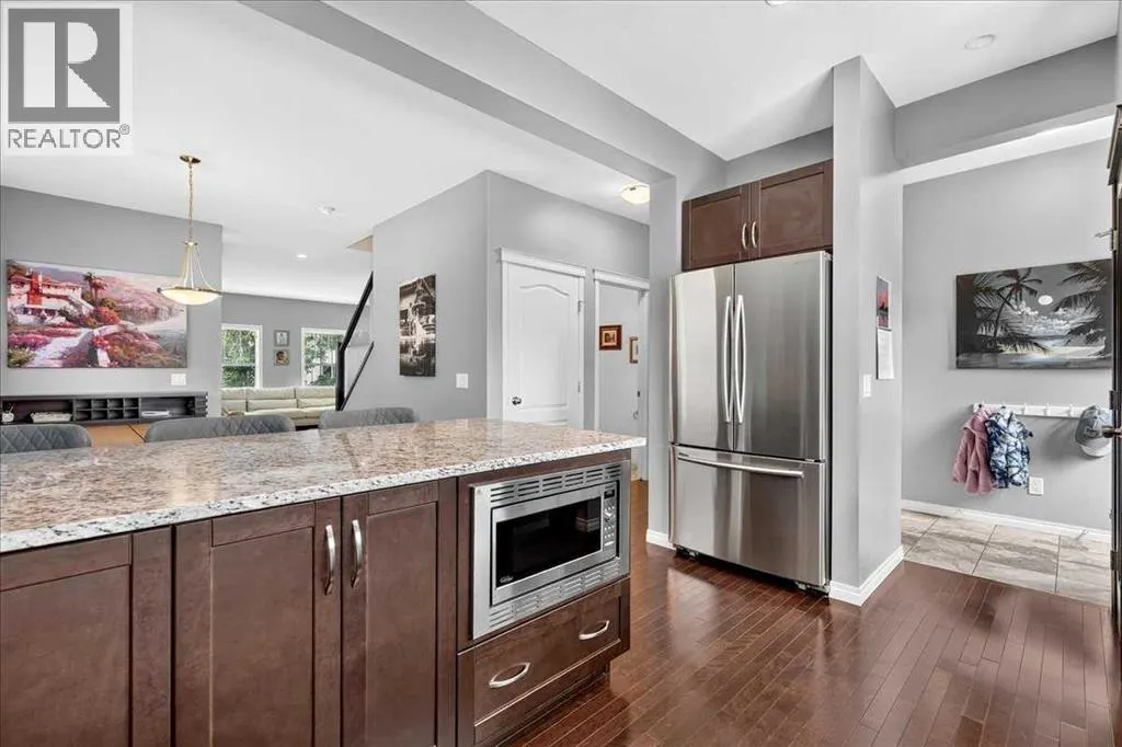 60 Mahogany Grove SE