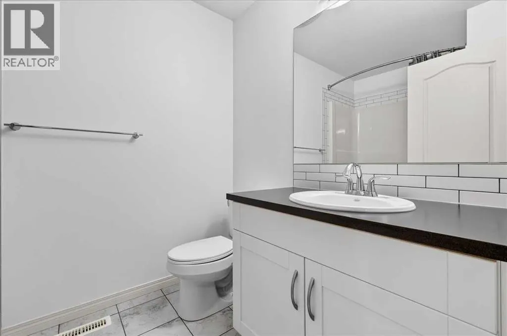 60 Mahogany Grove SE
