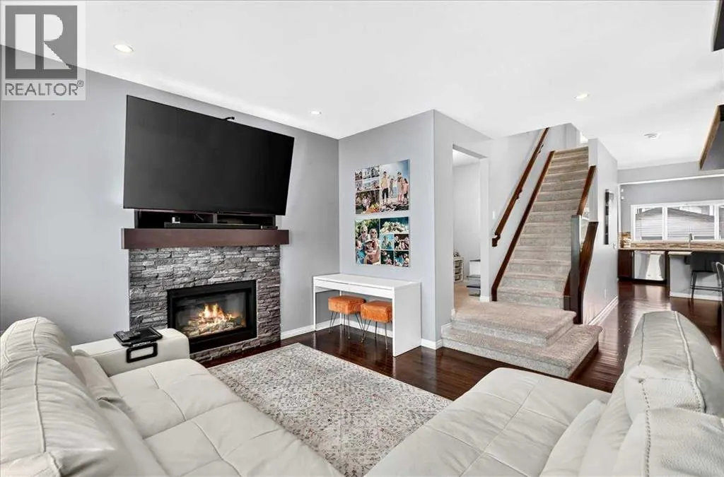 60 Mahogany Grove SE