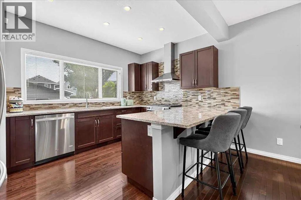 60 Mahogany Grove SE