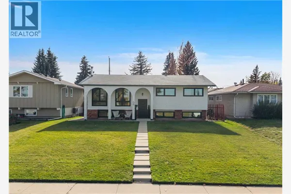 68 Lake Emerald Road SE