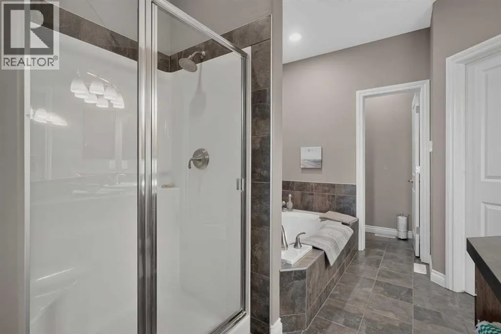 111 Tuscany Ravine Heights NW