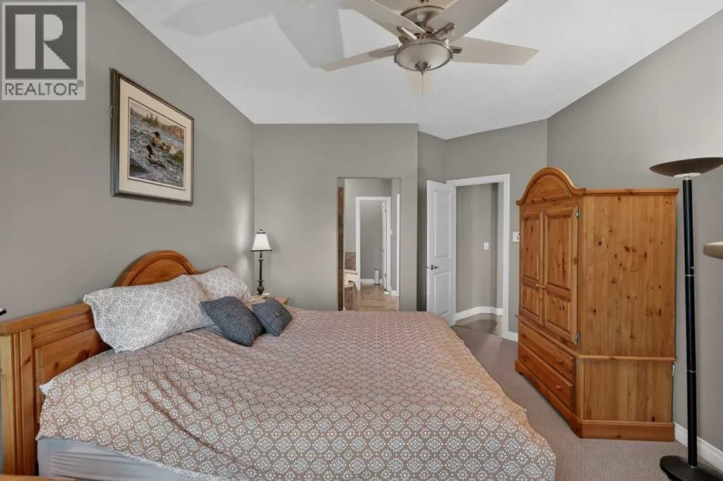 111 Tuscany Ravine Heights NW