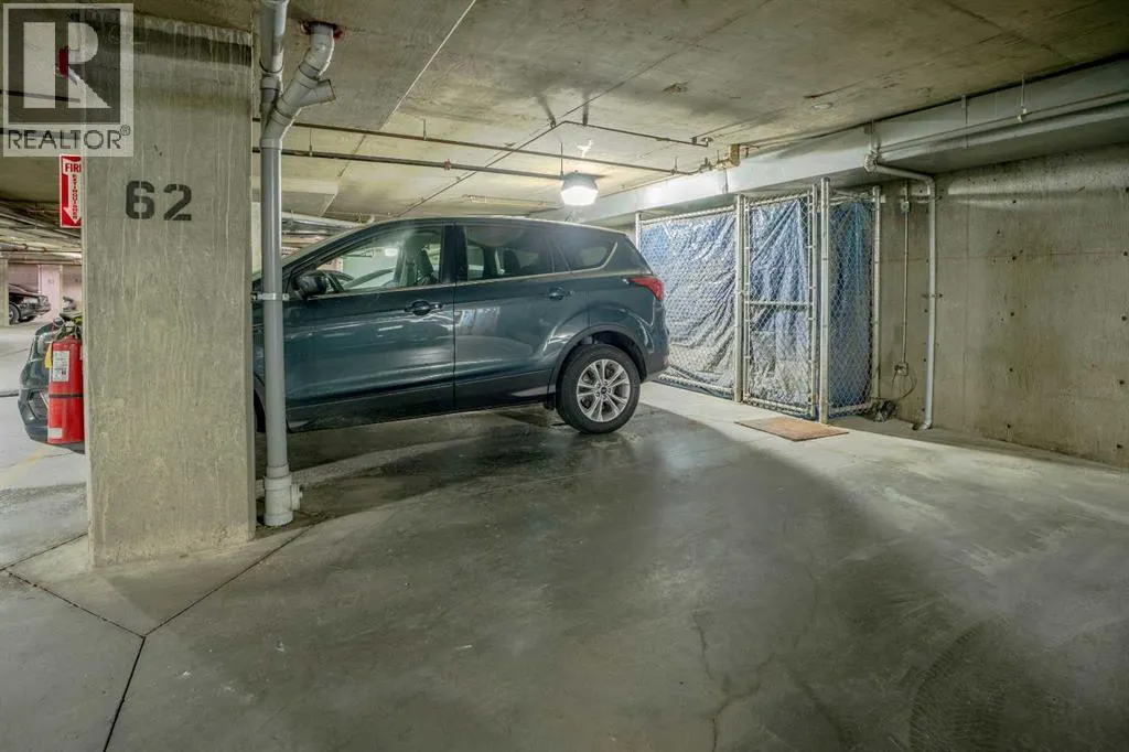 8412, 304 Mackenzie Way SW