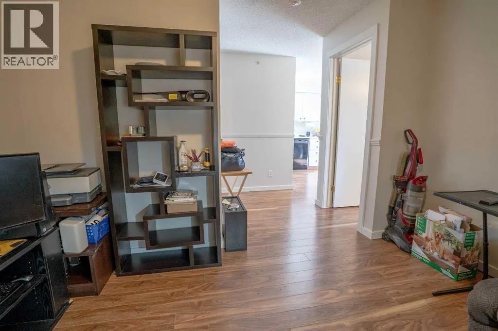 8412, 304 Mackenzie Way SW