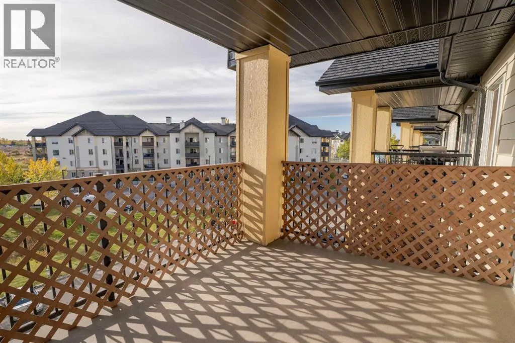 8412, 304 Mackenzie Way SW