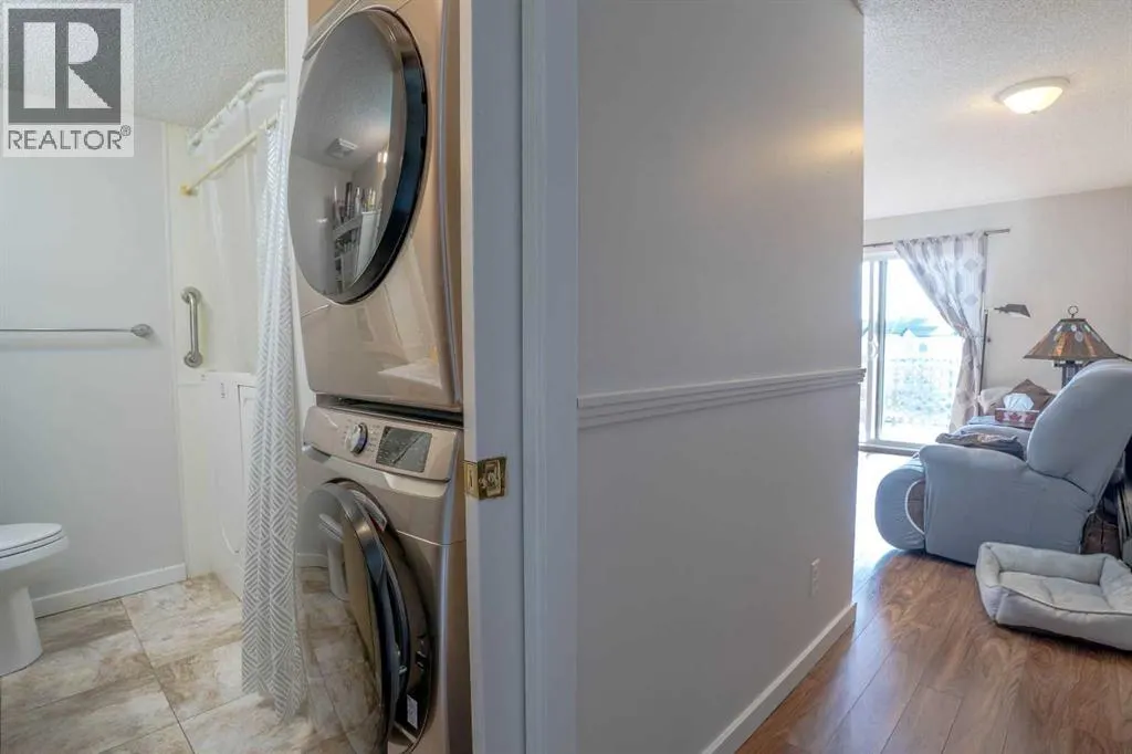 8412, 304 Mackenzie Way SW