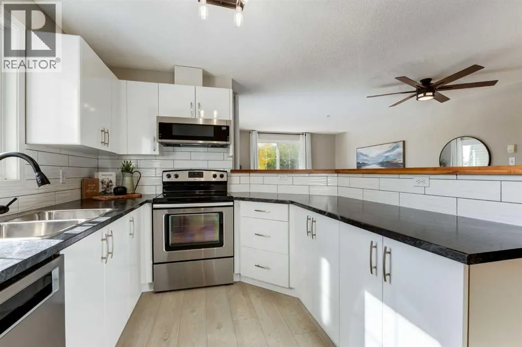 4226, 10 Prestwick Bay SE