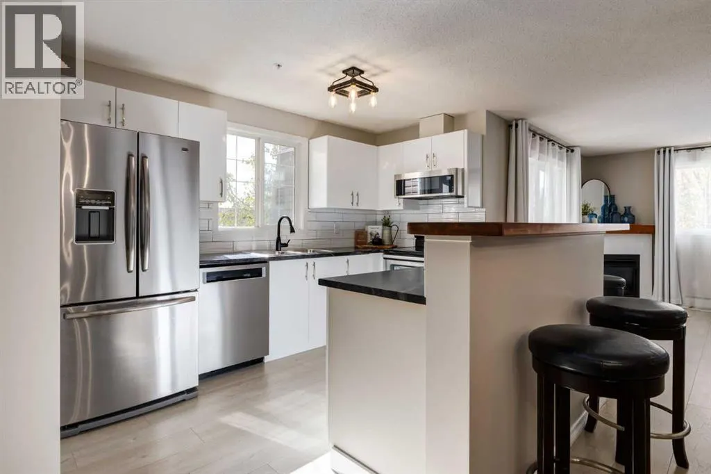 4226, 10 Prestwick Bay SE
