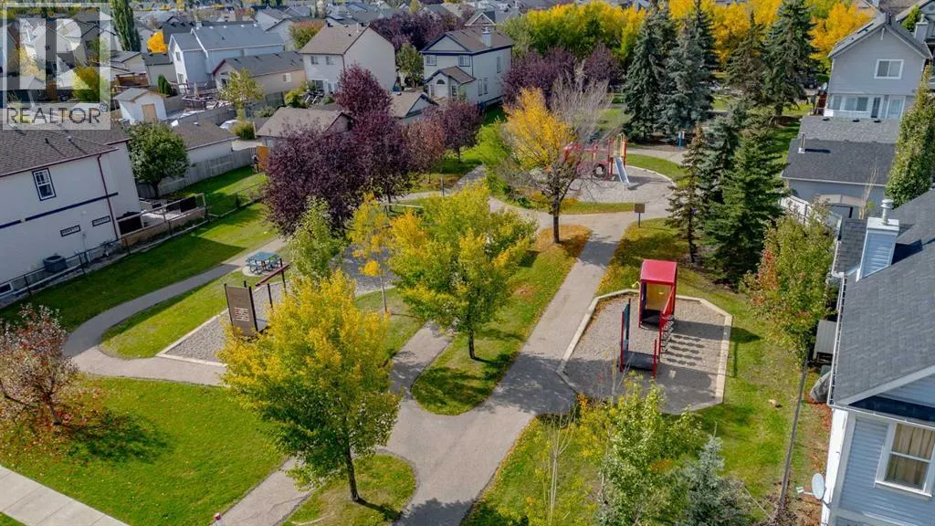 4226, 10 Prestwick Bay SE