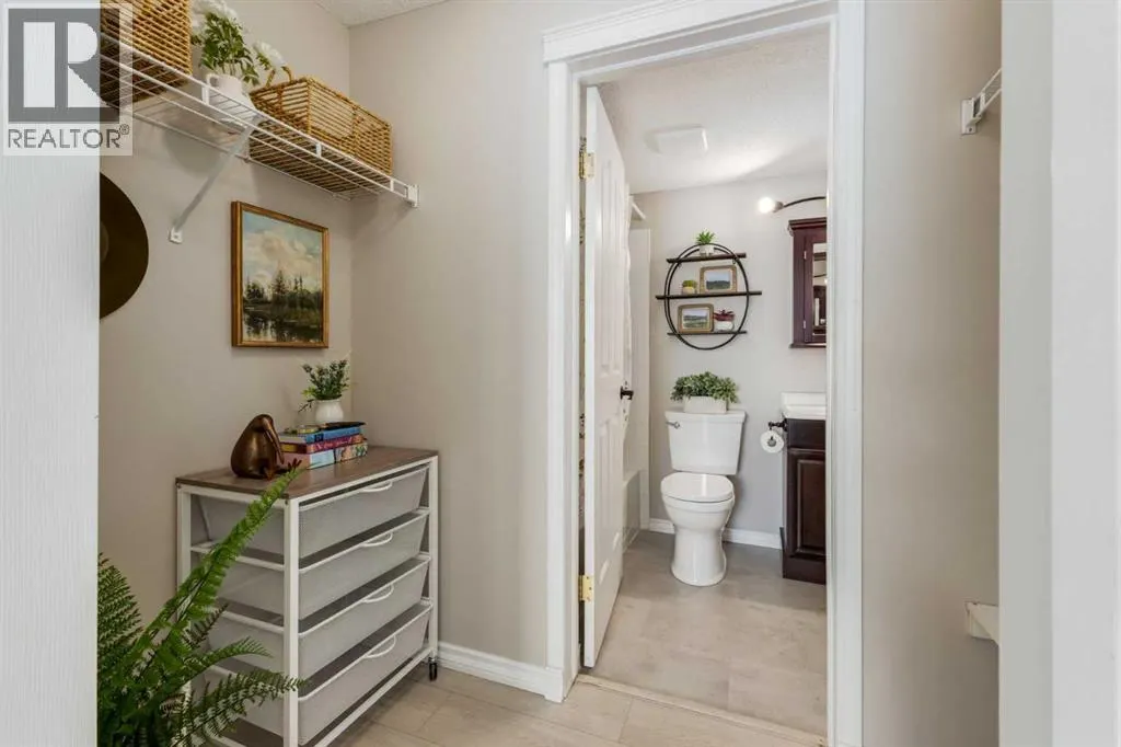 4226, 10 Prestwick Bay SE