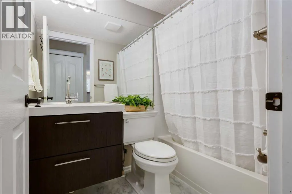 4226, 10 Prestwick Bay SE