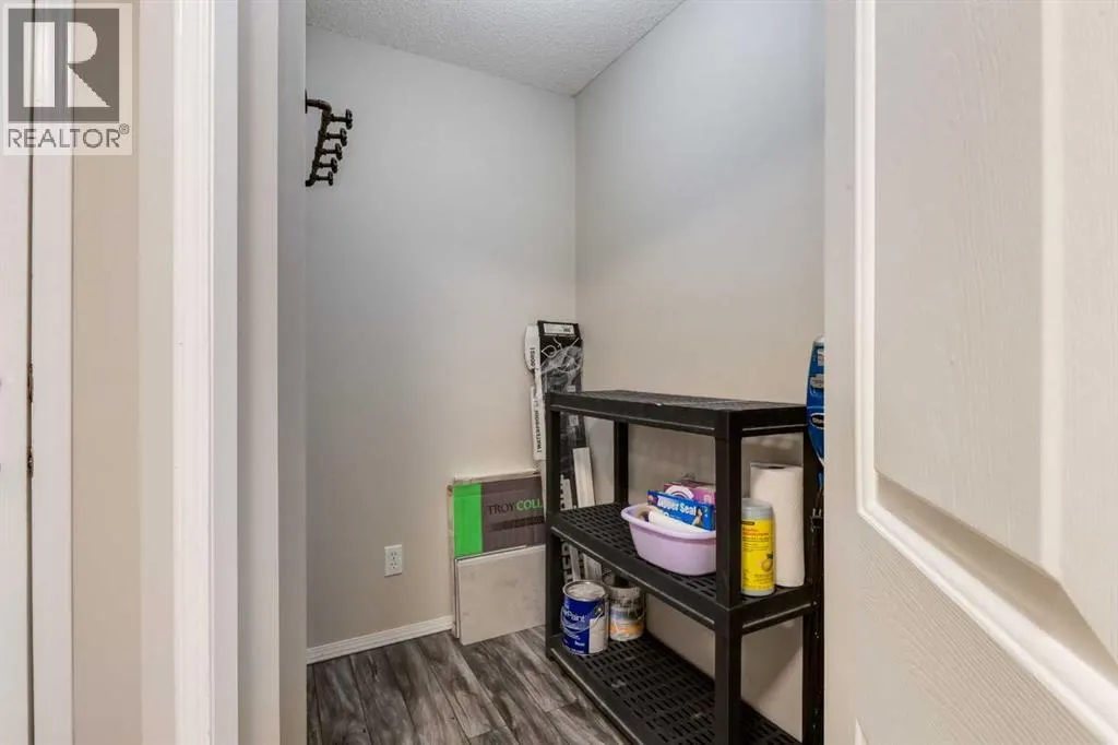 4226, 10 Prestwick Bay SE