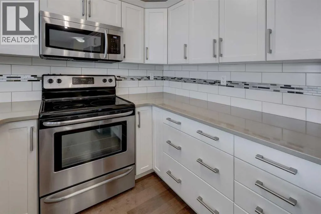 303, 406 Cranberry Park SE