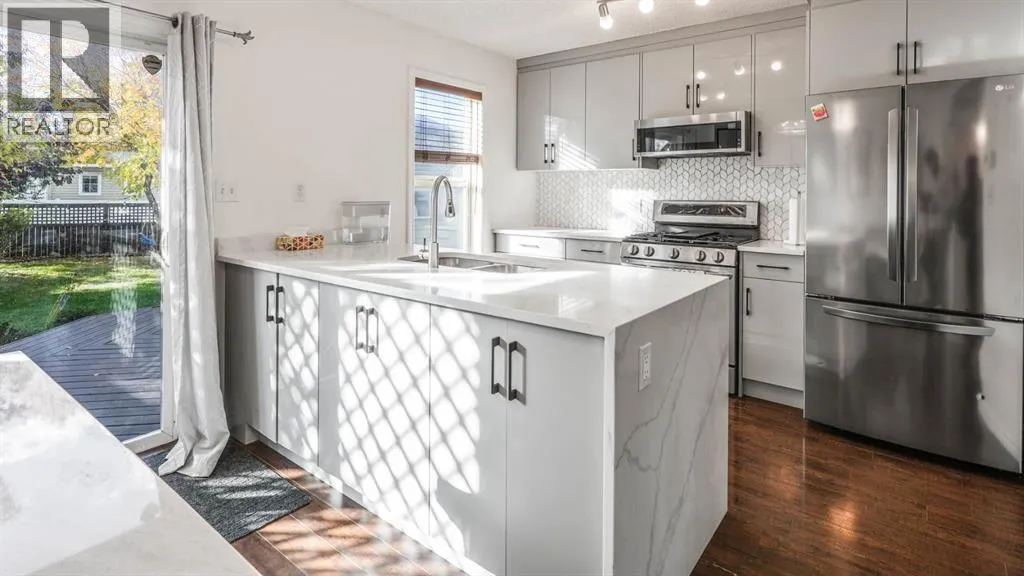254 Elgin View SE