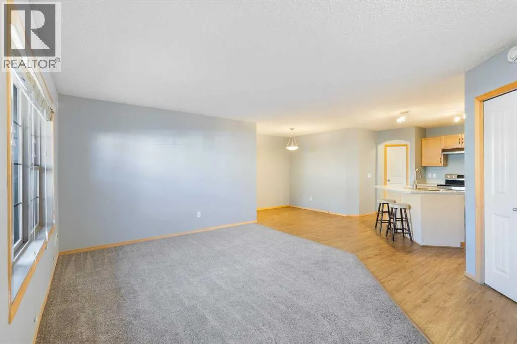 104, 23 Everridge Square SW