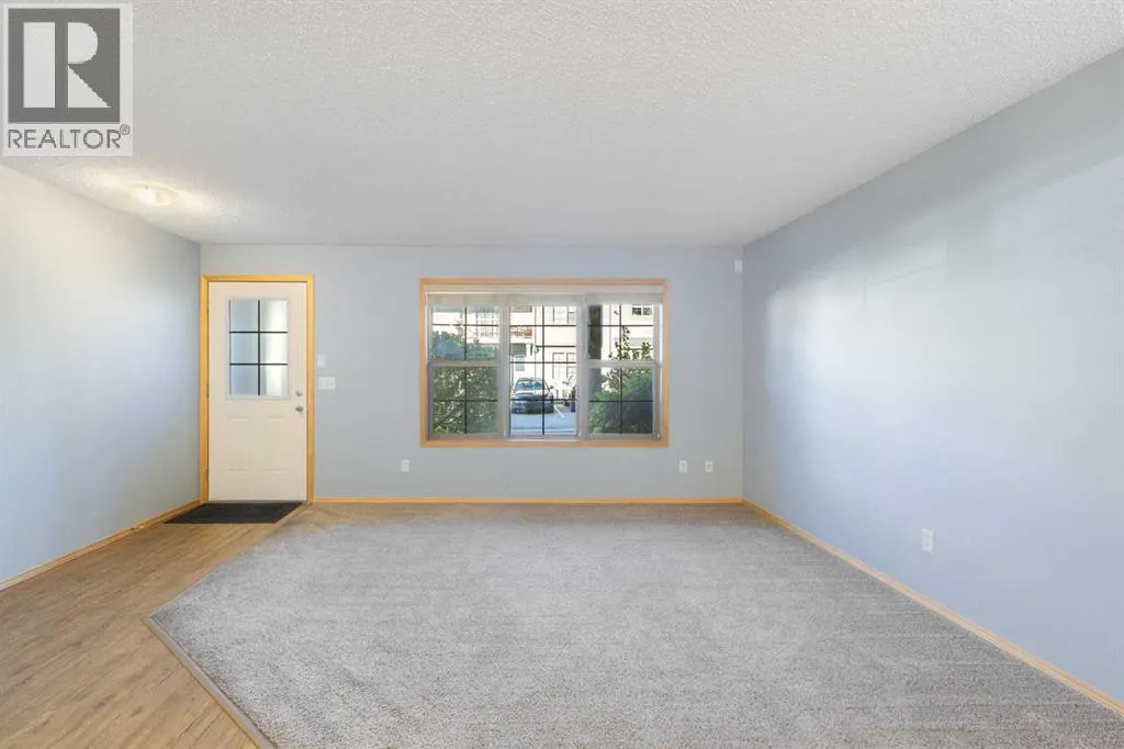 104, 23 Everridge Square SW