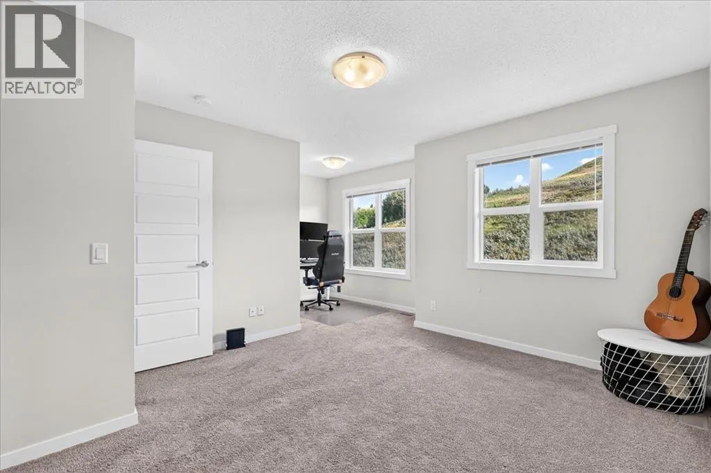 246 Cranbrook Square SE