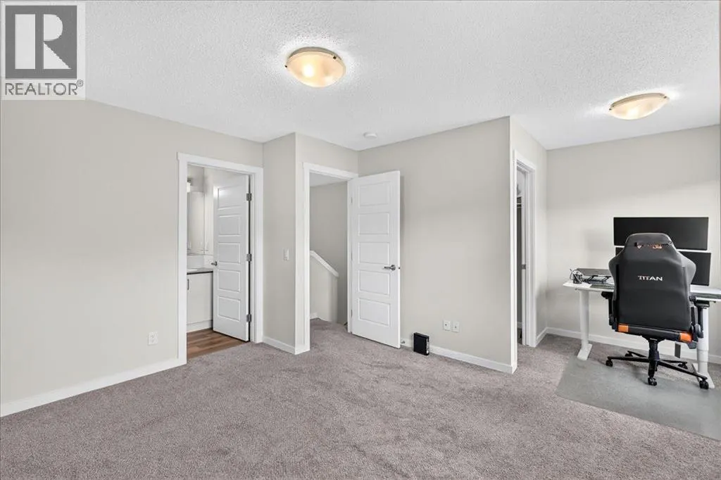 246 Cranbrook Square SE
