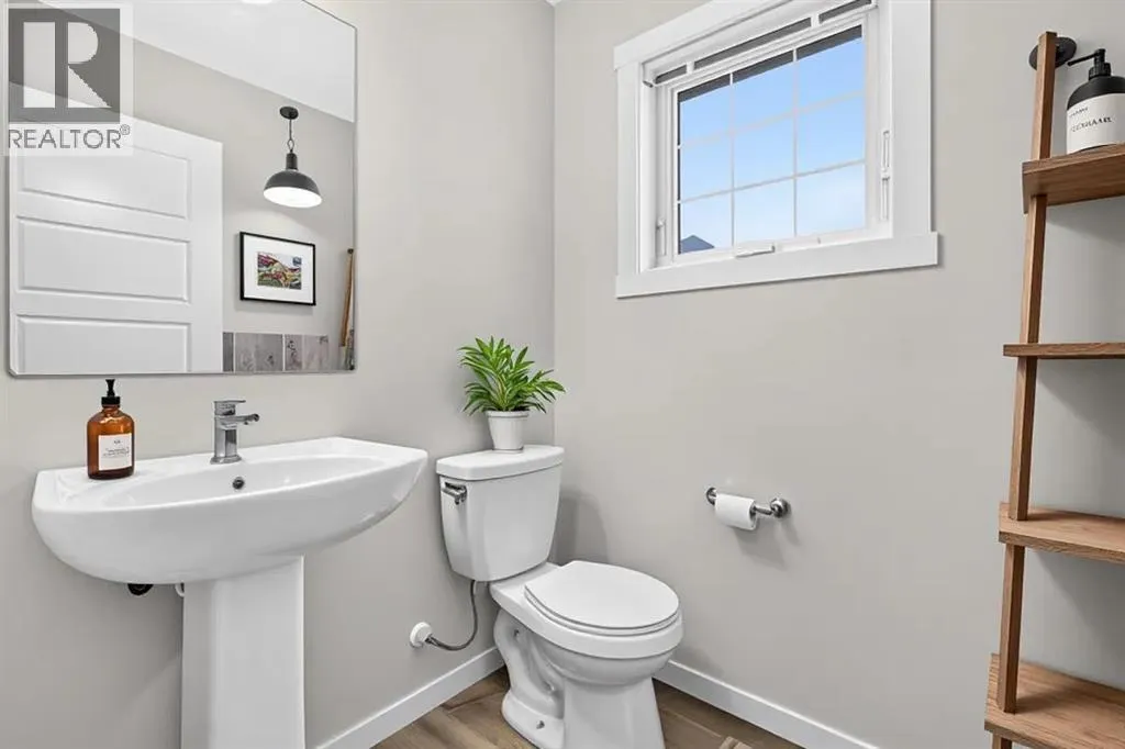 246 Cranbrook Square SE