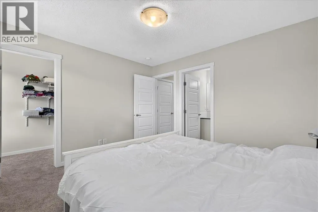 246 Cranbrook Square SE