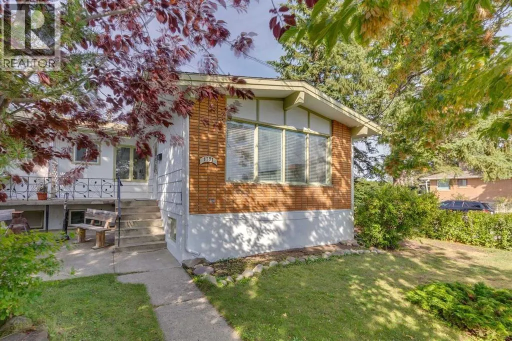 1101 42 Street SW