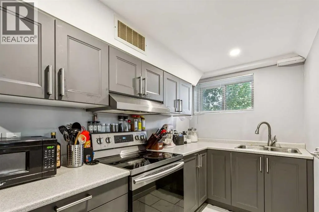 1101 42 Street SW