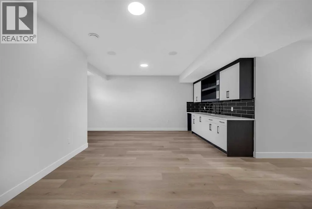 203 KINNIBURGH Place