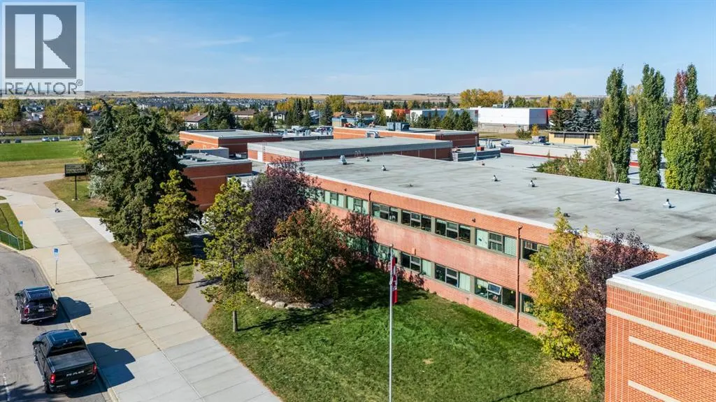 9, 567 Edmonton Trail NE