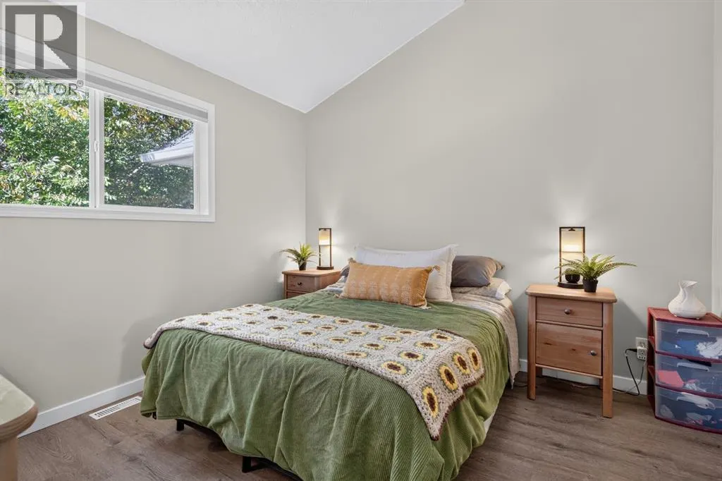 9, 567 Edmonton Trail NE