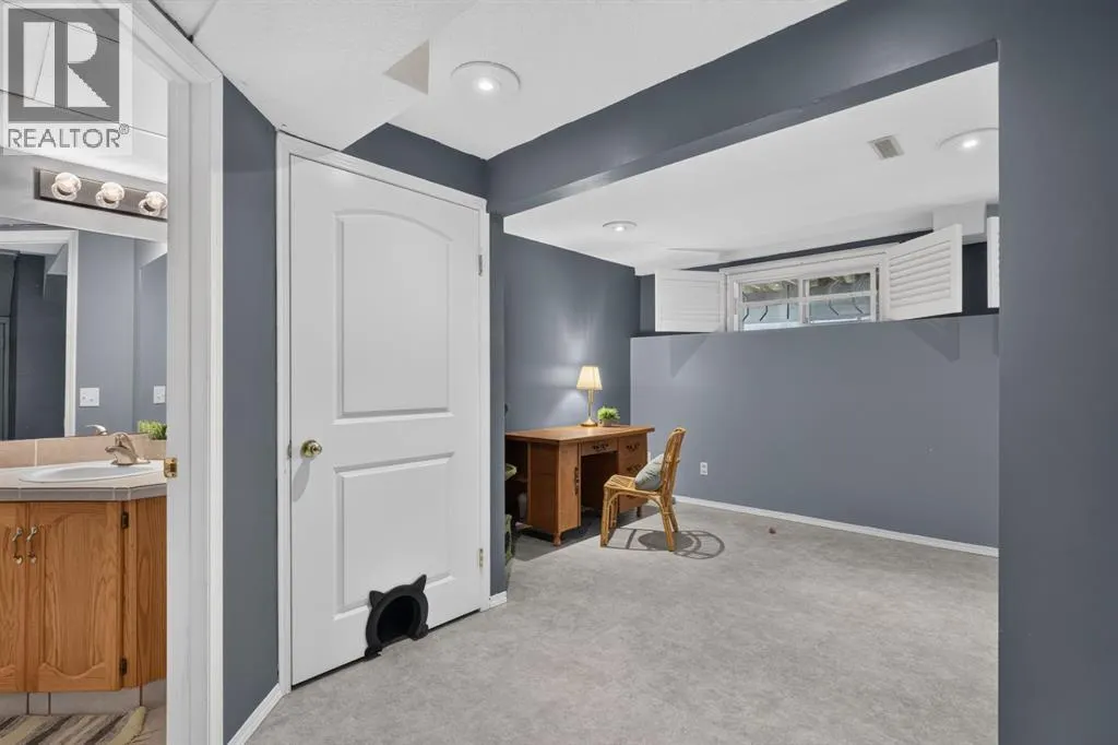 9, 567 Edmonton Trail NE