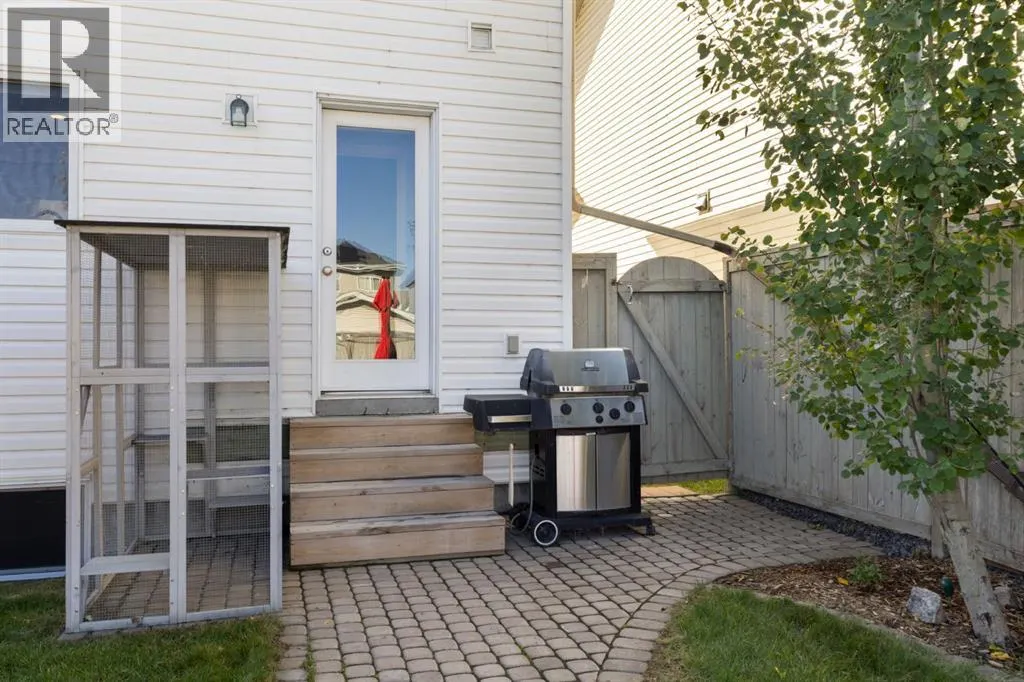 42 Copperpond Place SE