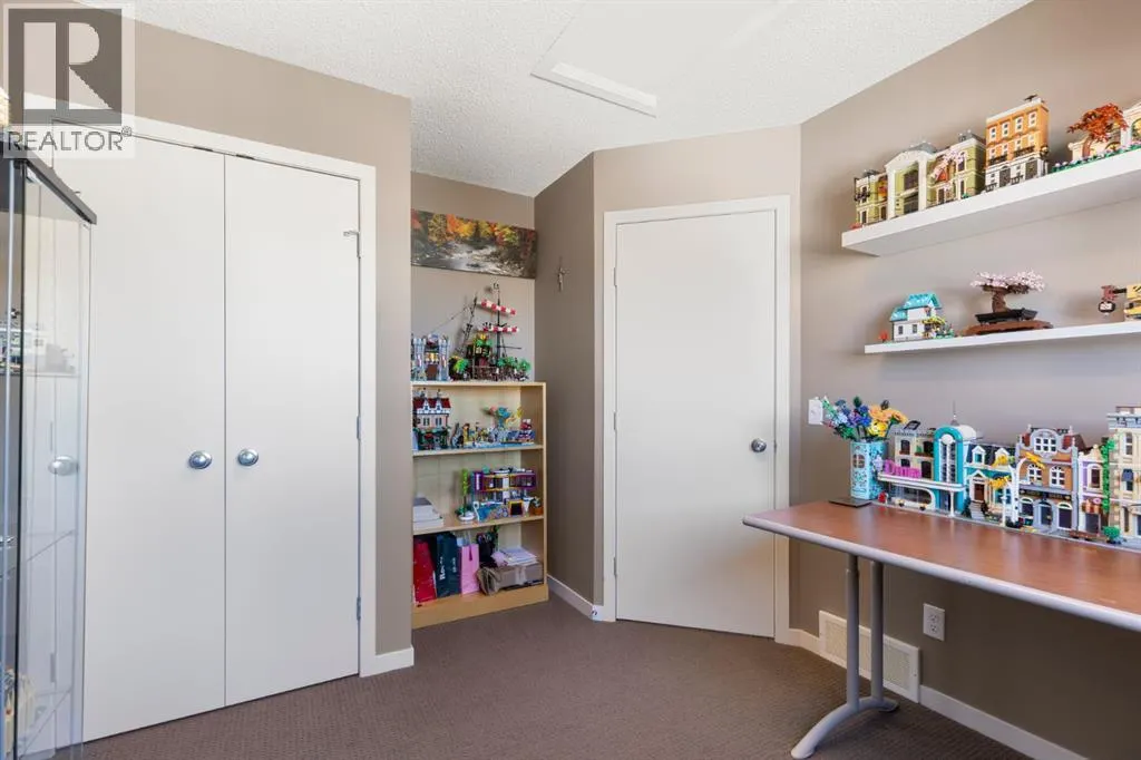 42 Copperpond Place SE
