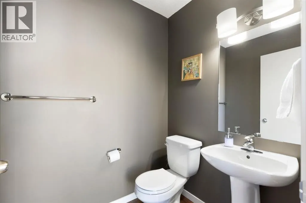 42 Copperpond Place SE