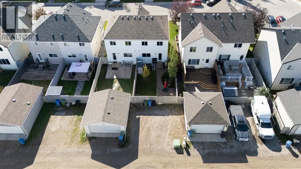 42 Copperpond Place SE