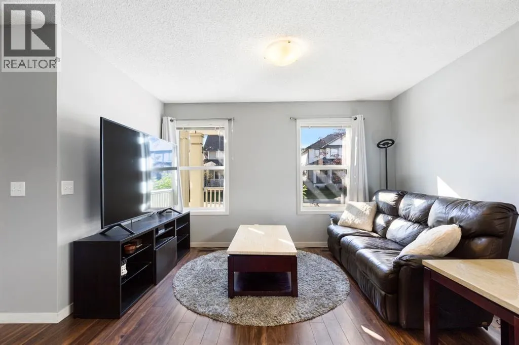 42 Copperpond Place SE