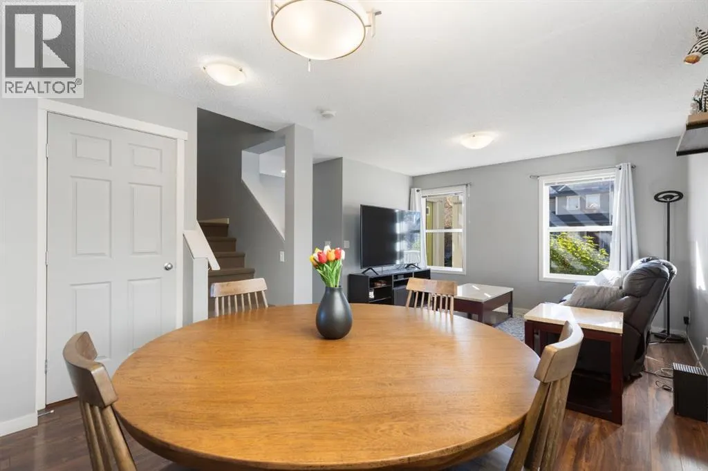 42 Copperpond Place SE