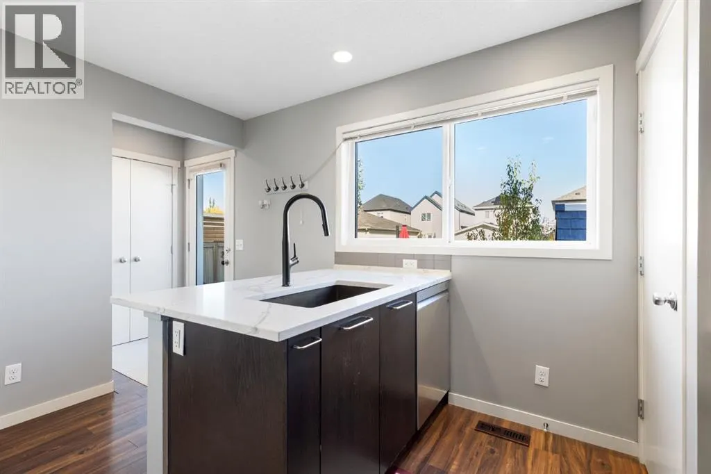 42 Copperpond Place SE
