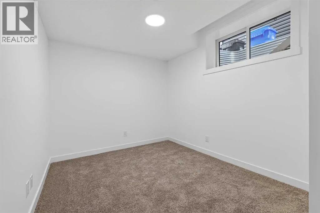 157 Silver Spruce Road SW