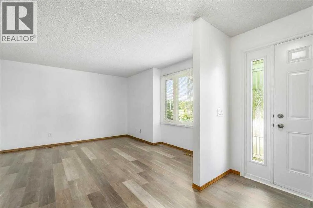123 Whitworth Way NE