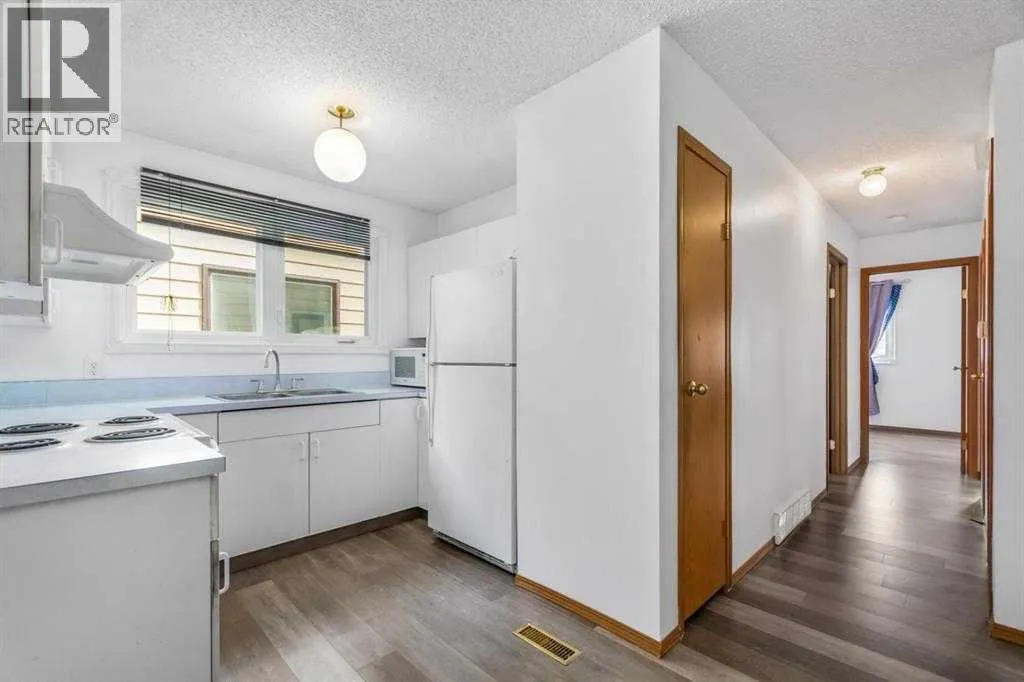 123 Whitworth Way NE