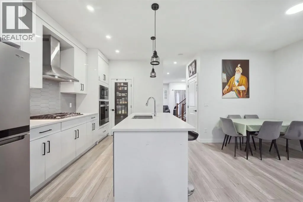 118 Saddlelake Manor NE