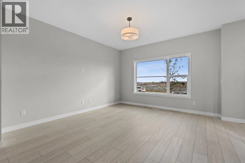 196 Huxbury View NE