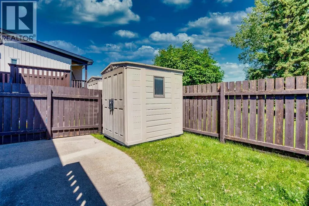 2634 Oakmoor Drive SW