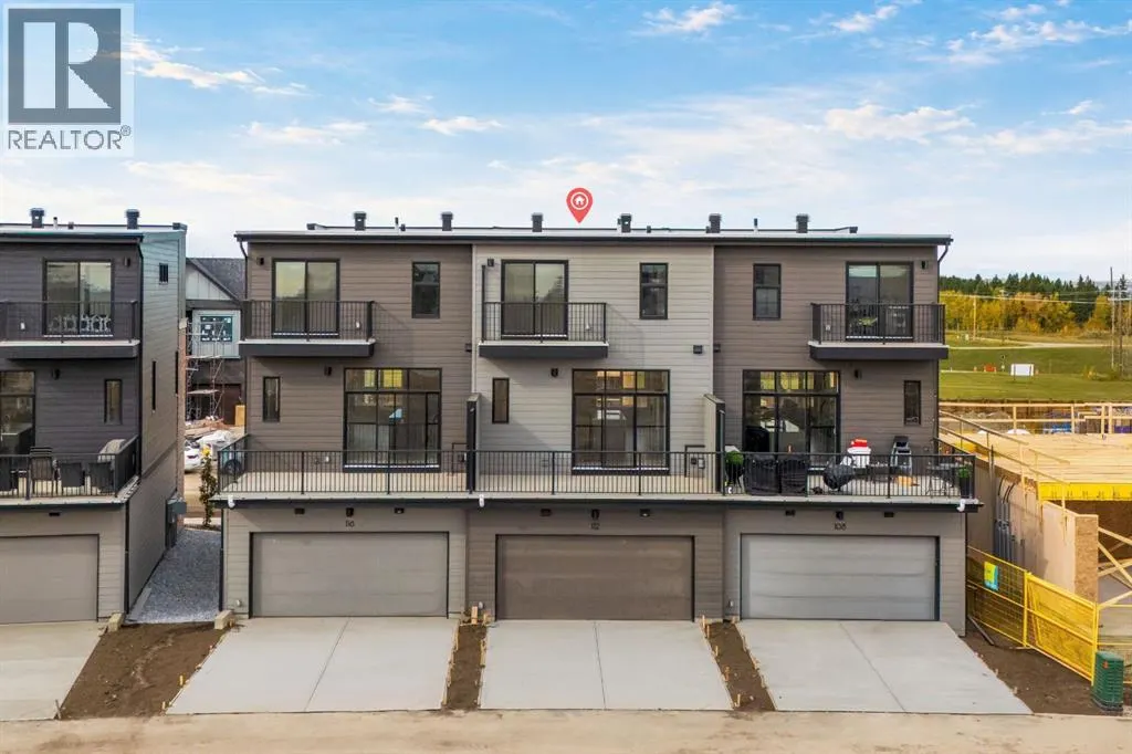 112 Greenwich Drive NW