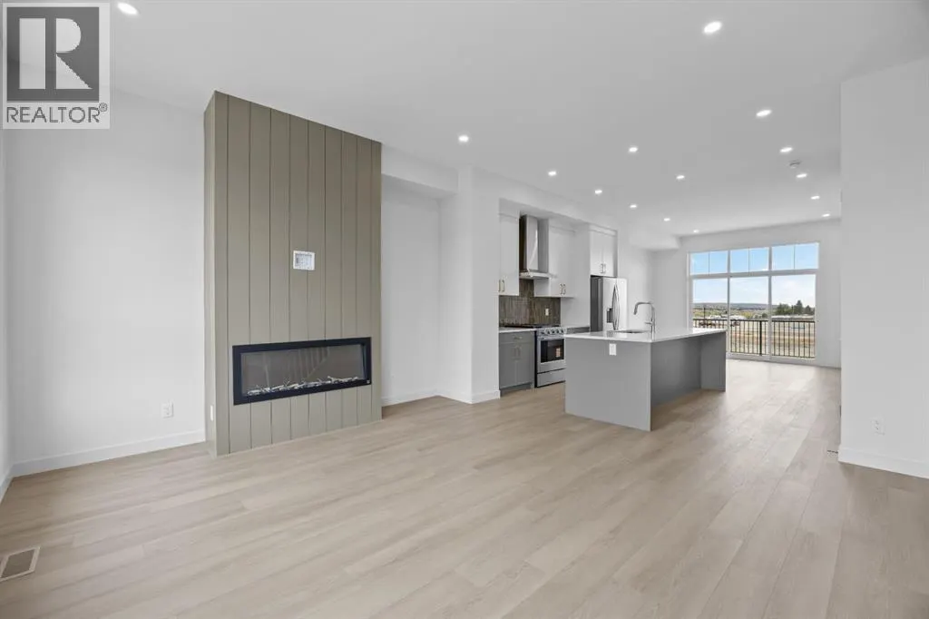 112 Greenwich Drive NW